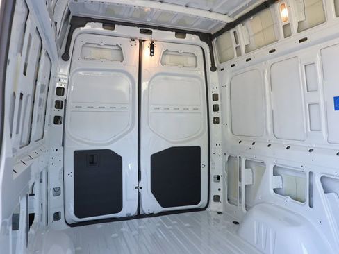 Used 2025 Mercedes-Benz Sprinter 2500 image 24