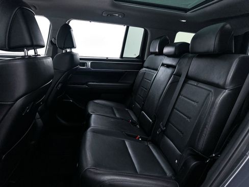 Used 2025 Hyundai Santa Fe Limited AWD/4WD image 34