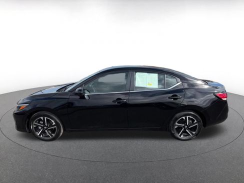 Used 2025 Nissan Sentra SV FWD image 9