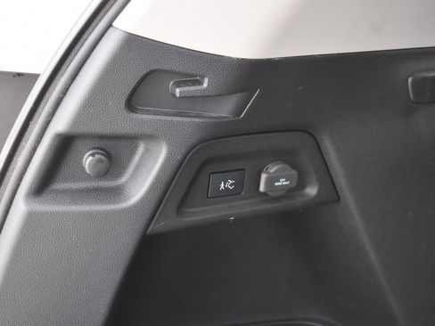Used 2025 Honda Pilot Touring image 19