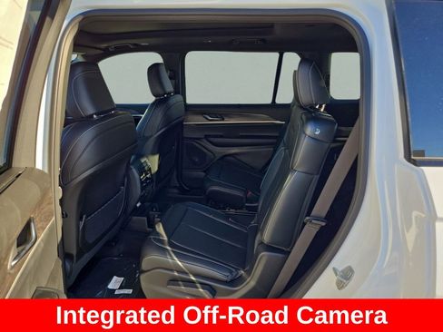 New 2025 Jeep Grand Cherokee L Limited w/ Luxury Tech Group II AWD/4WD image 17