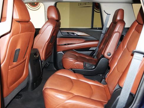 Used 2020 Cadillac Escalade Luxury image 56