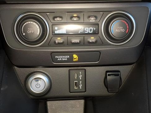 Used 2023 Nissan Leaf S image 19