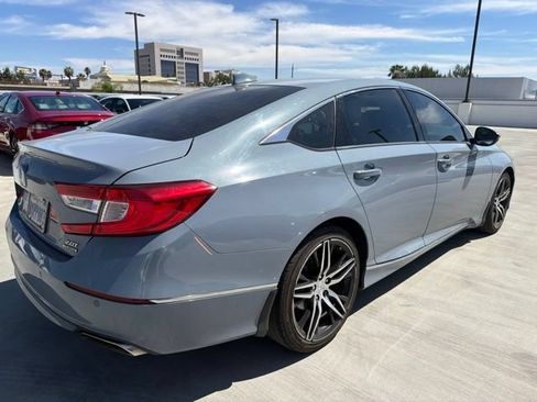 Used 2021 Honda Accord Touring image 2
