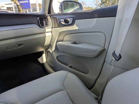 Certified 2023 Volvo XC60 B5 Plus w/ Protection Package Premier image 19