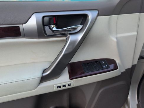Used 2015 Lexus GX 460 image 6