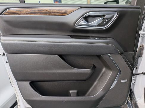 Used 2023 Chevrolet Suburban Premier image 25