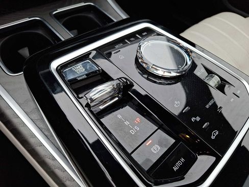 Certified 2024 BMW 760i xDrive w/ Executive Package image 16