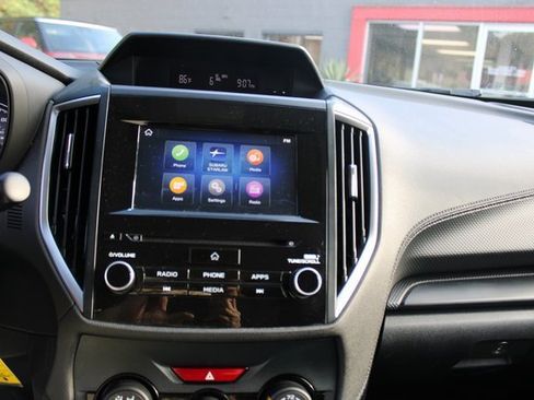 Used 2019 Subaru Forester Premium image 16