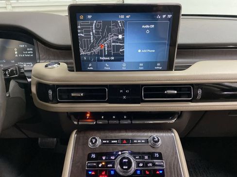 Used 2020 Lincoln Aviator Reserve w/ Equipment Group 202A image 24