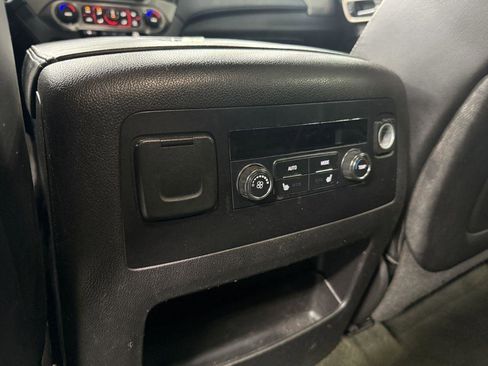 Used 2016 GMC Yukon XL Denali image 27