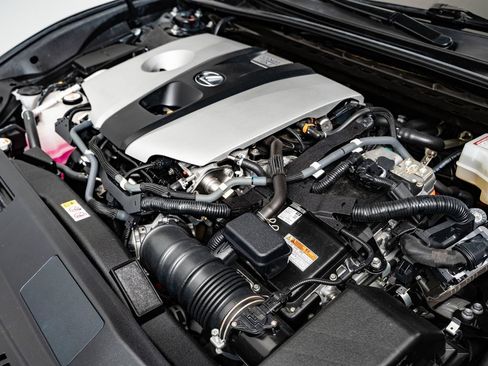 Certified 2020 Lexus ES 300h Ultra Luxury w/ Accessory Package FWD image 47