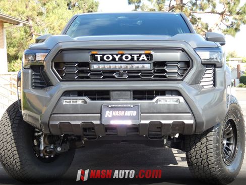 Used 2026 Toyota Tacoma SR5 AWD/4WD image 17