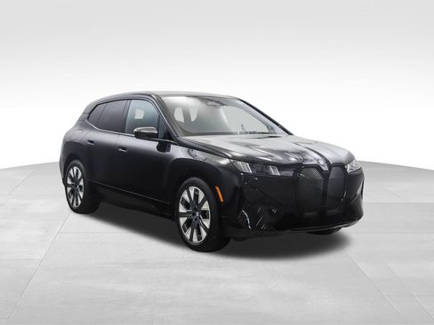New 2026 BMW iX xDrive45 w/ Premium Package image 7