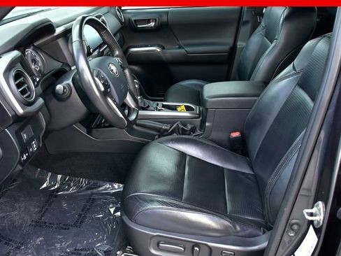 Used 2020 Toyota Tacoma TRD Sport w/ TRD Premium Sport Package image 10