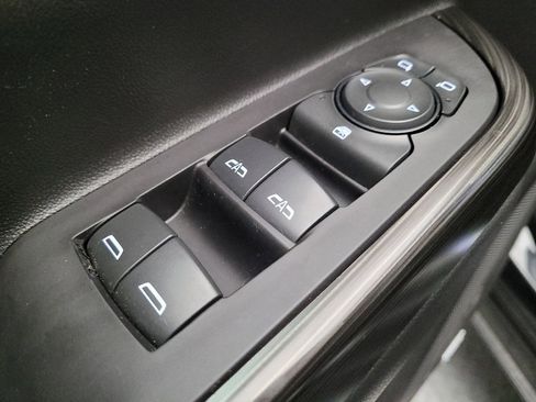 Used 2020 GMC Acadia SLT FWD image 27