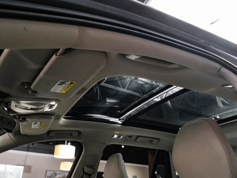 Used 2017 Volvo XC90 T6 Momentum w/ Convenience Package AWD/4WD image 6
