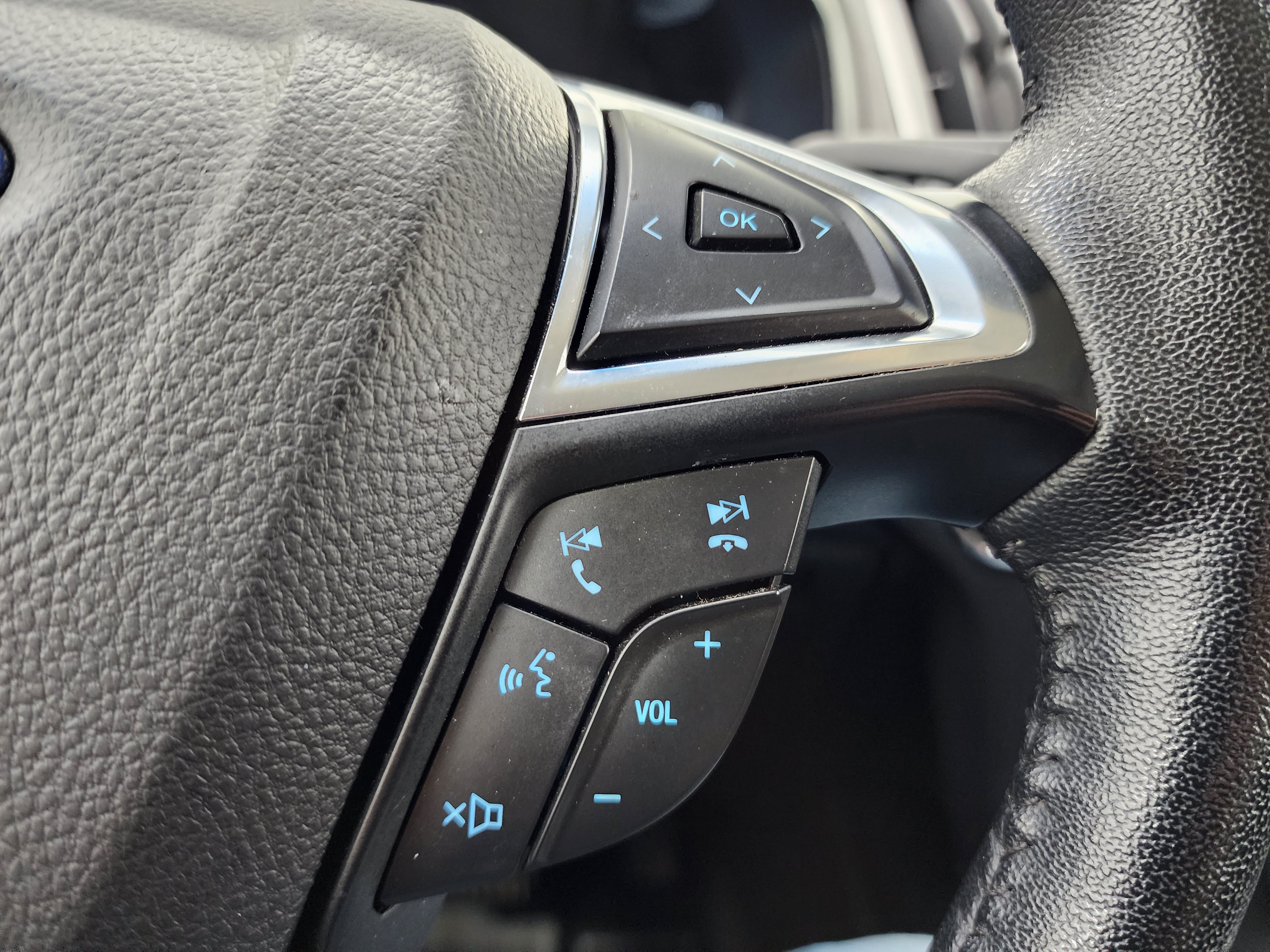 Used 2024 Ford Edge SEL AWD/4WD image 17