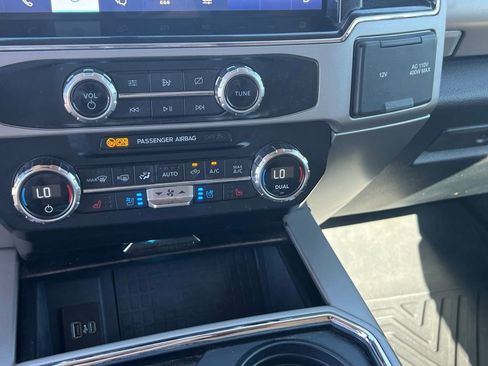 Used 2022 Ford F350 Lariat w/ Lariat Ultimate Package AWD/4WD image 35