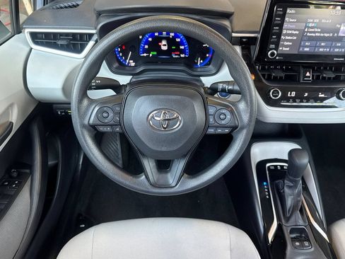 Used 2022 Toyota Corolla LE w/ Carpet Mat Package (TMS) FWD image 17