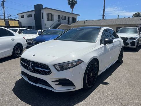 Used 2021 Mercedes-Benz A 220 image 1