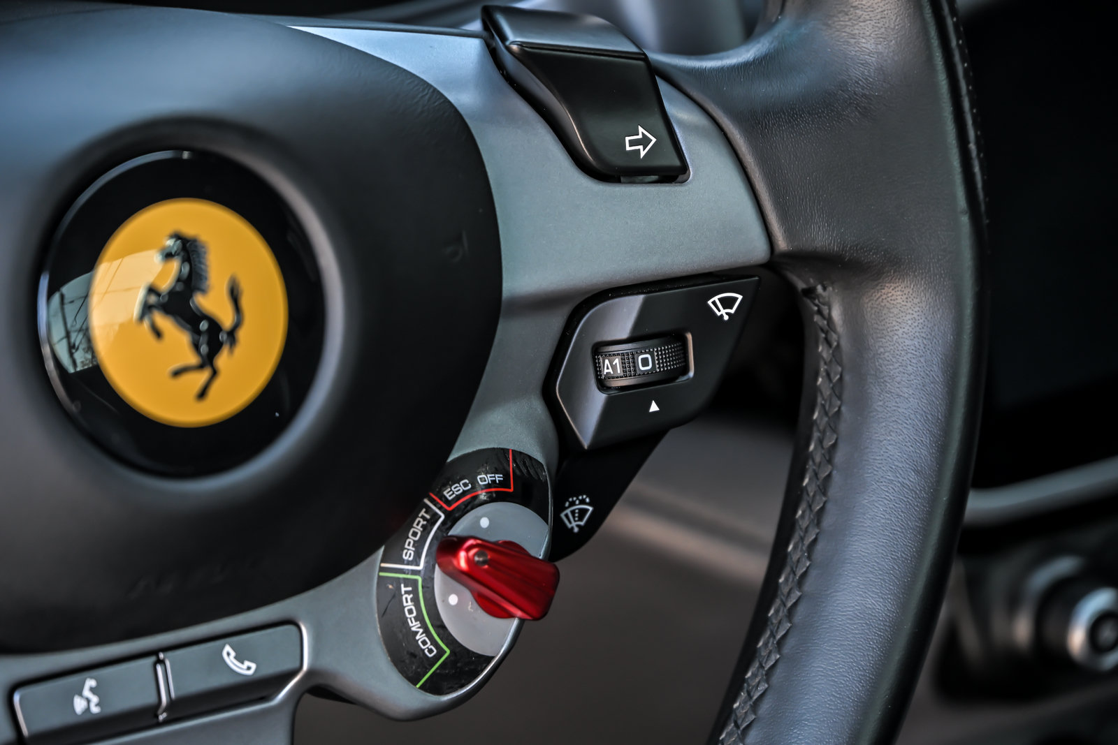 Used 2019 Ferrari Portofino RWD image 35