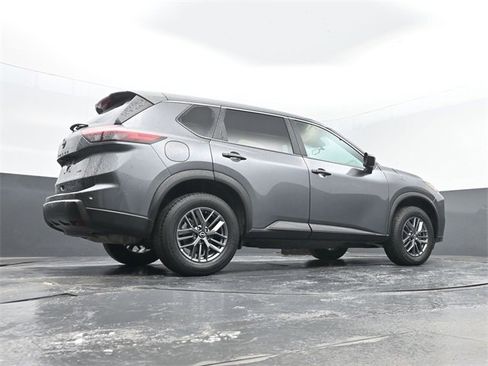 Used 2024 Nissan Rogue S image 23