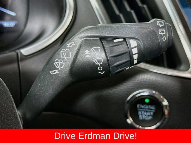 Used 2018 Ford Edge Titanium w/ Technology Package FWD image 16