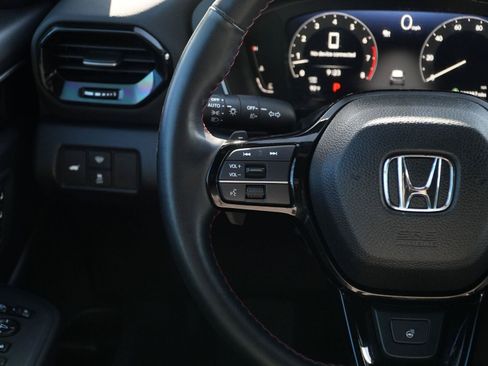 Used 2025 Honda Pilot Black Edition image 24