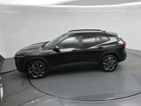 Used 2024 Chevrolet Trax RS w/ Sunroof Package FWD image 42
