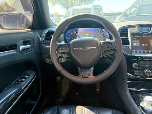 Used 2023 Chrysler 300 S RWD image 5