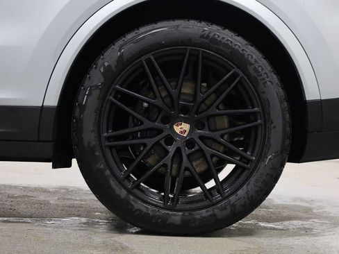 New 2026 Porsche Cayenne Coupe AWD/4WD image 38