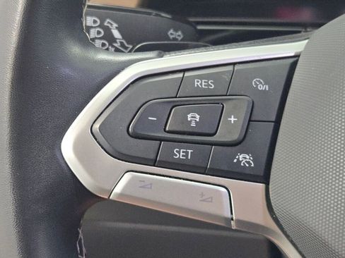 Used 2024 Volkswagen Atlas SE AWD/4WD image 35