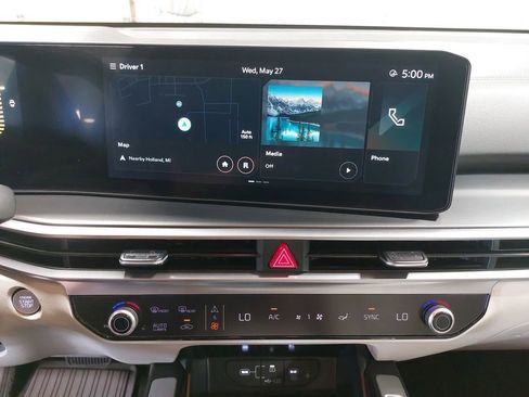 Used 2025 Kia Sorento S FWD image 39