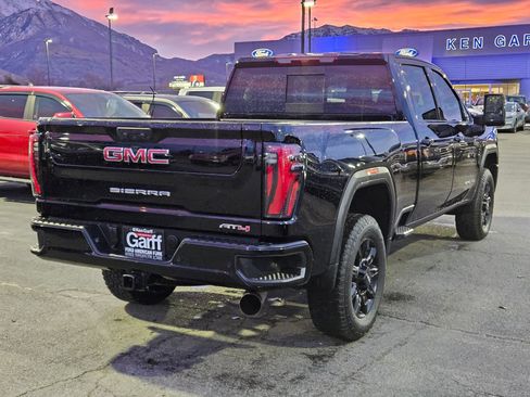 Used 2025 GMC Sierra 2500 AT4 image 3