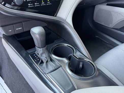 Used 2020 Toyota Camry LE FWD image 23