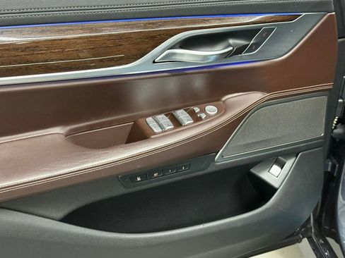 Used 2020 BMW 750i xDrive image 15