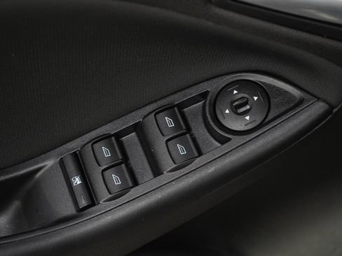 Used 2015 Ford Focus SE FWD image 19