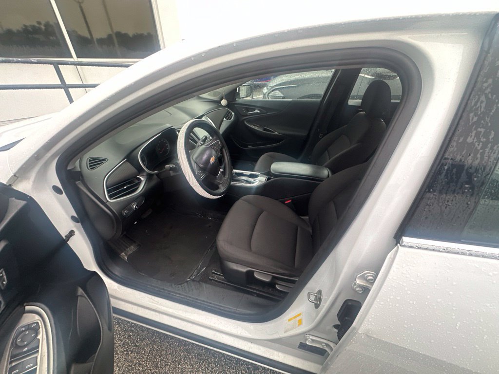 Used 2021 Chevrolet Malibu LS FWD image 8
