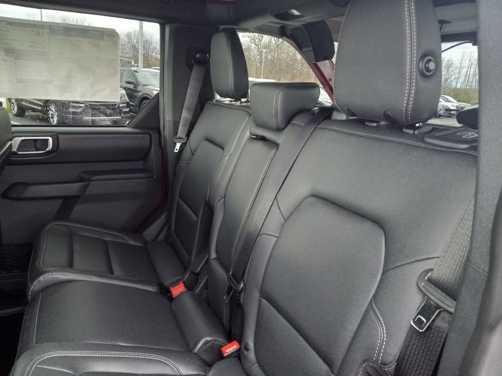 Used 2025 Ford Bronco Badlands AWD/4WD image 12