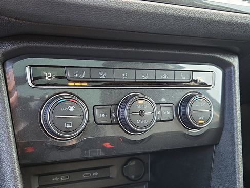 Used 2021 Volkswagen Tiguan SEL image 17