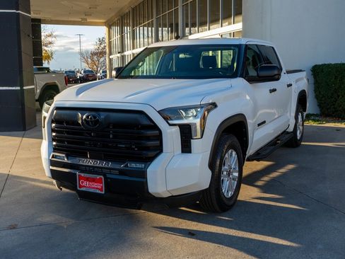 Used 2022 Toyota Tundra SR5 image 3