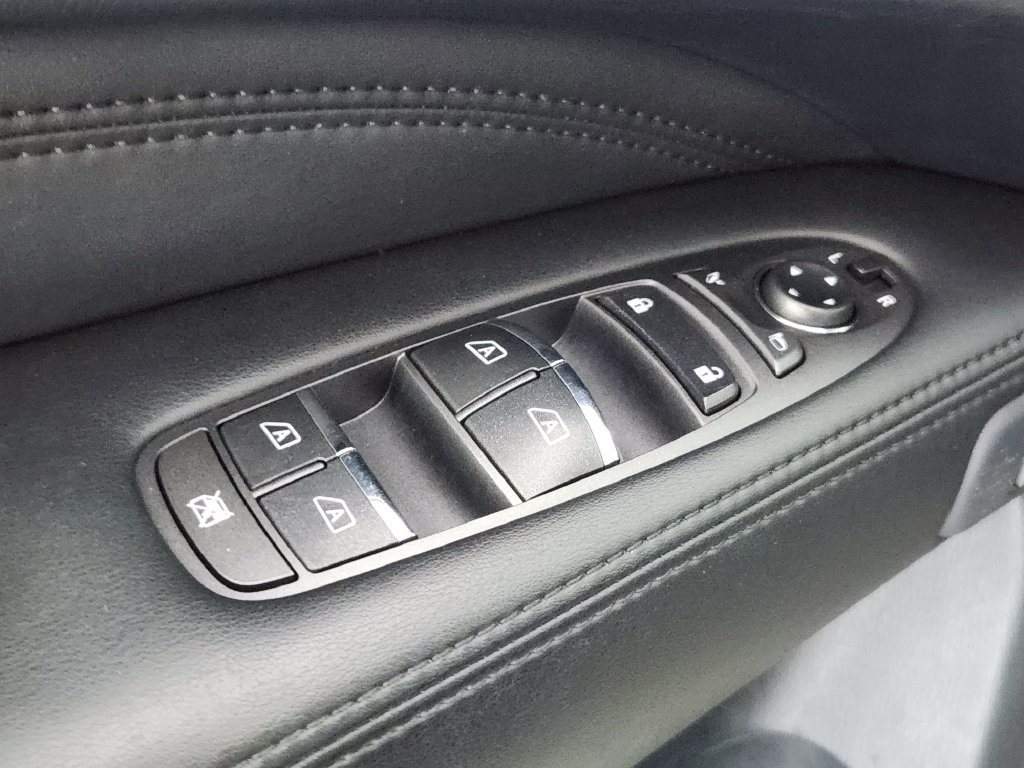 Used 2015 INFINITI QX60 Luxe w/ Deluxe Touring Package AWD/4WD image 17