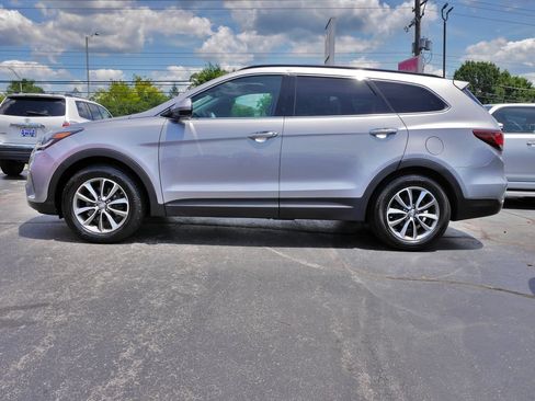 Used 2017 Hyundai Santa Fe SE w/ Cargo Package AWD/4WD image 8
