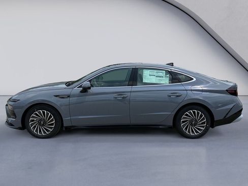 New 2026 Hyundai Sonata SEL FWD image 2