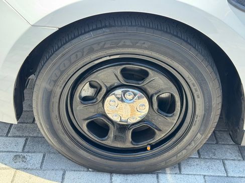 Used 2017 Ford Taurus Police Interceptor AWD image 19