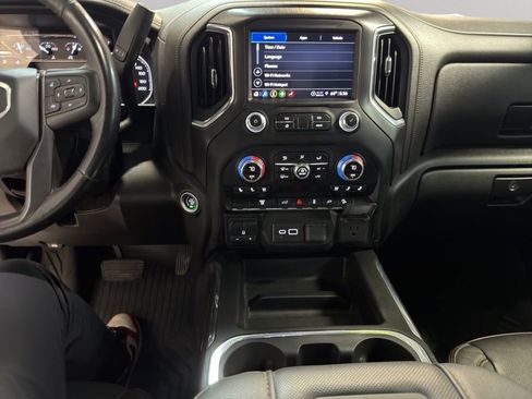 Used 2022 GMC Sierra 2500 AT4 w/ Gooseneck/5TH Wheel Package AWD/4WD image 12