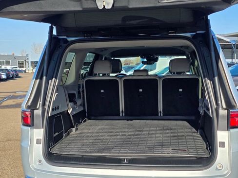 Used 2022 Jeep Wagoneer Series I image 32