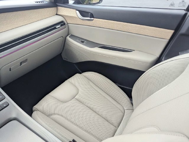 Used 2025 Hyundai Palisade Limited FWD image 18