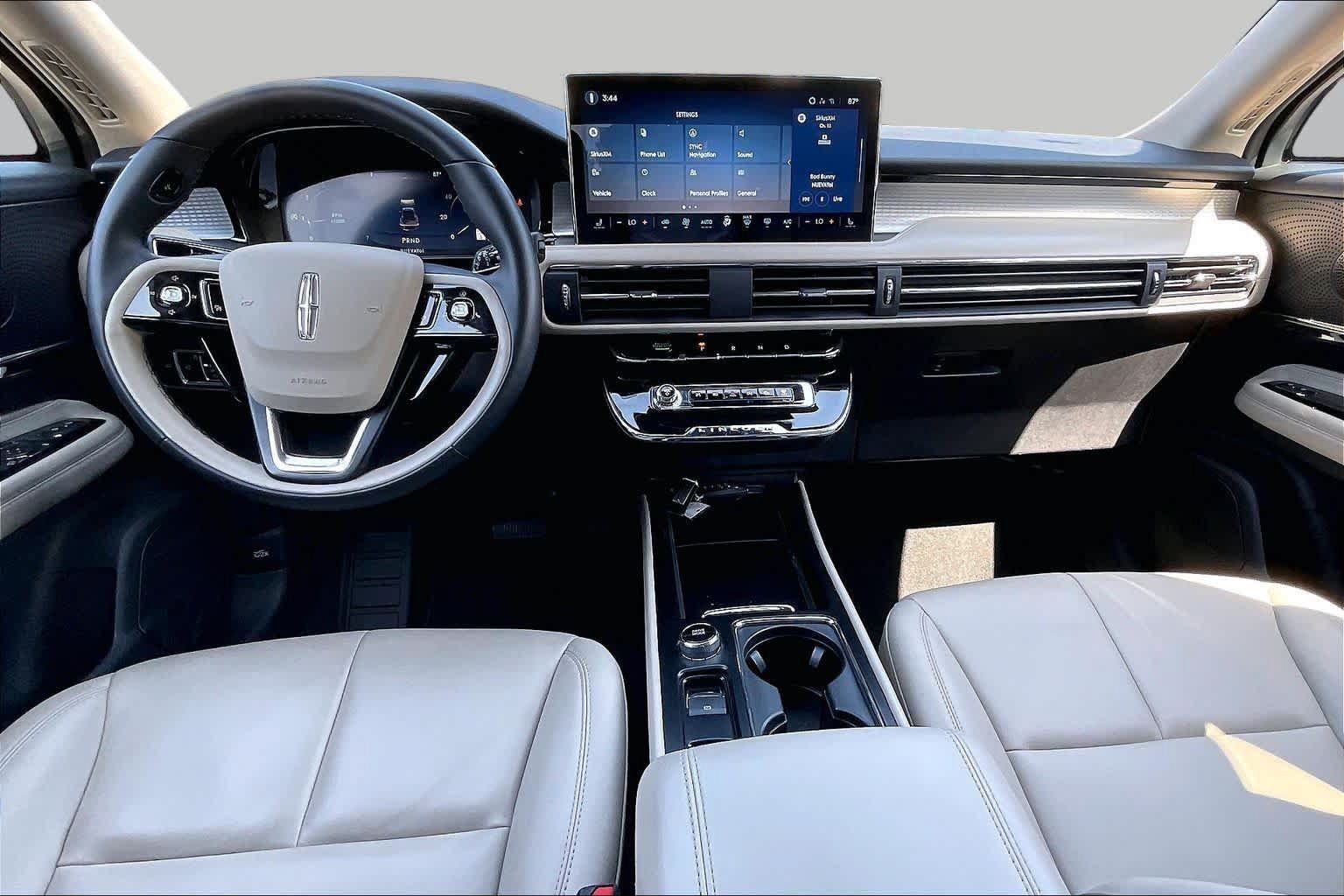 Used 2025 Lincoln Corsair FWD image 14